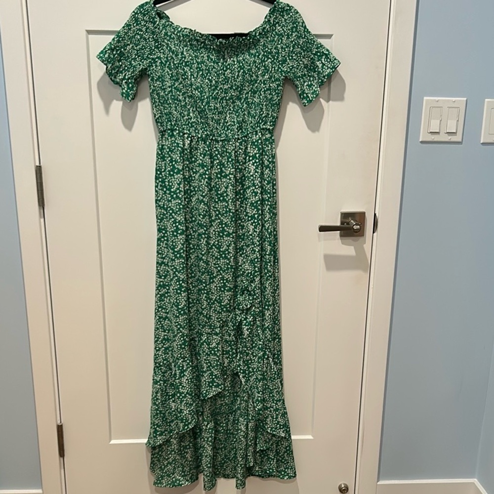 Lulus size L Fleur-tation Green Floral Print Off-the-Shoulder Midi Dress